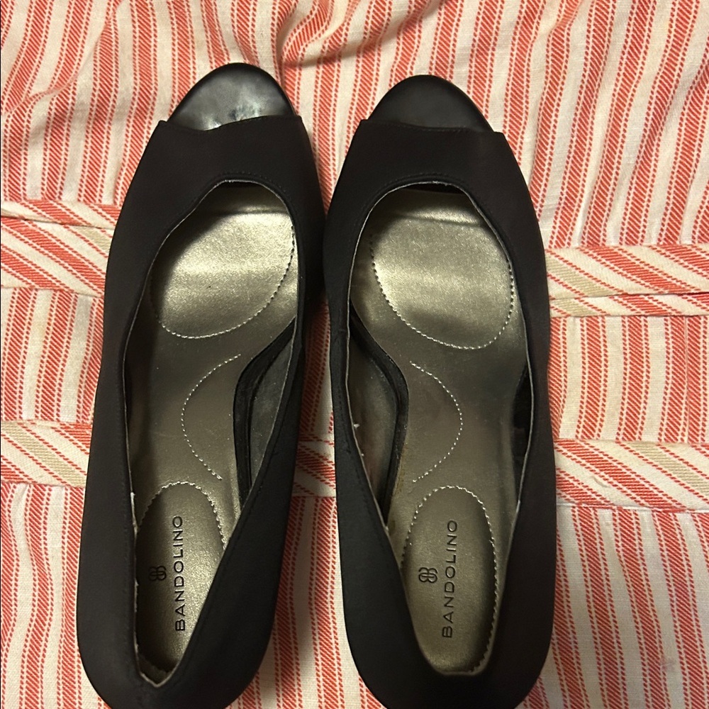 Bandolino Elegant Black Peep Toe Heels